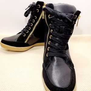 Steve Madden Aura Wedge Sneakers Gold Zip & Black